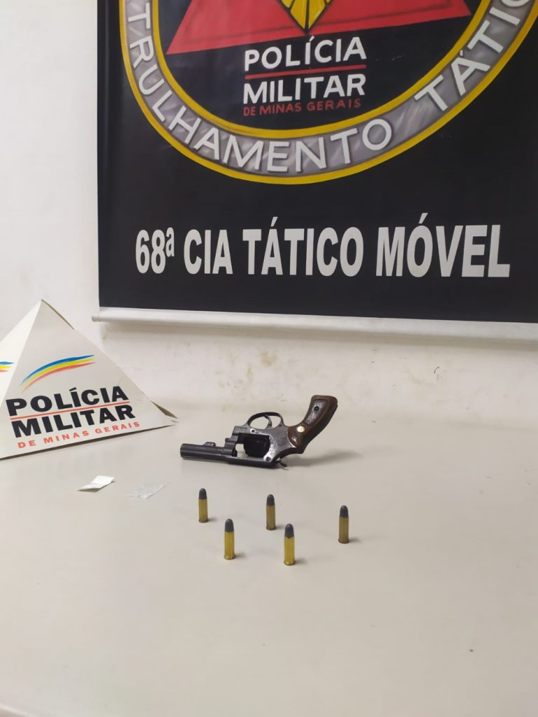 Em Nova Serrana PM Prende Suspeito Dentro De Bar Arma De Fogo E