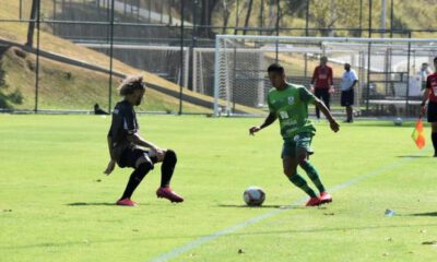 Dos 37 jogadores do América, 30 participaram do jogo treino