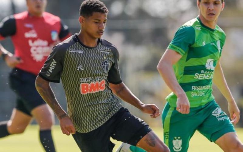 Galo vence o América em jogo treino em atividade com novidades e susto