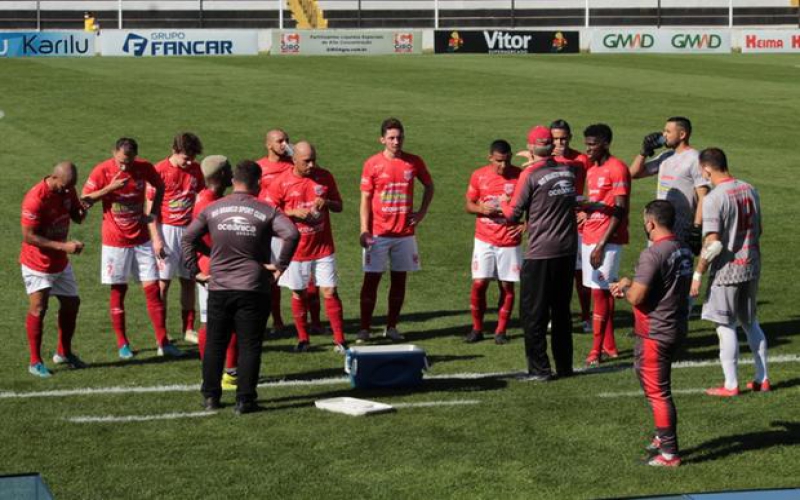 Paranaense tem equipe com apenas um reserva e vereador para completar time