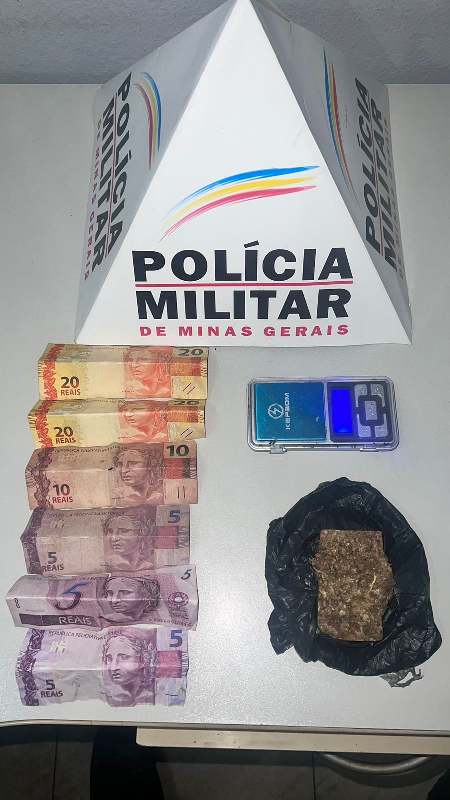 Suspeito de tráfico de drogas é preso em Ermida Divinópolis