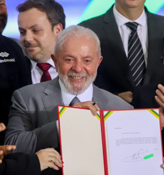 lula-assina-projeto-que-regula-atividade-de-motoristas-de-aplicativo