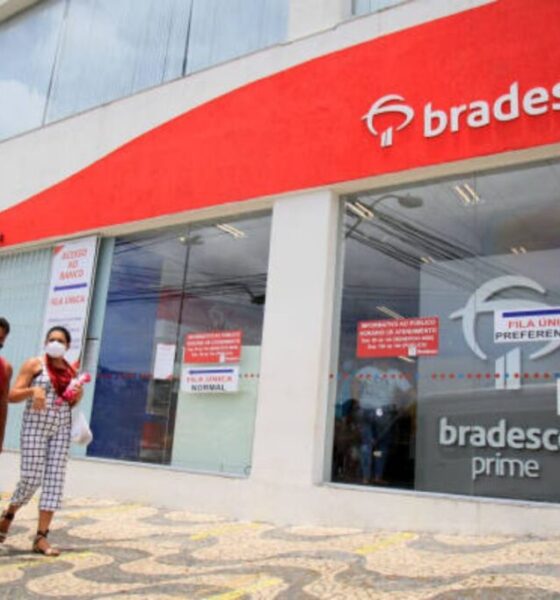 agencia-do-bradesco-fechada-pega-todos-de-surpresa