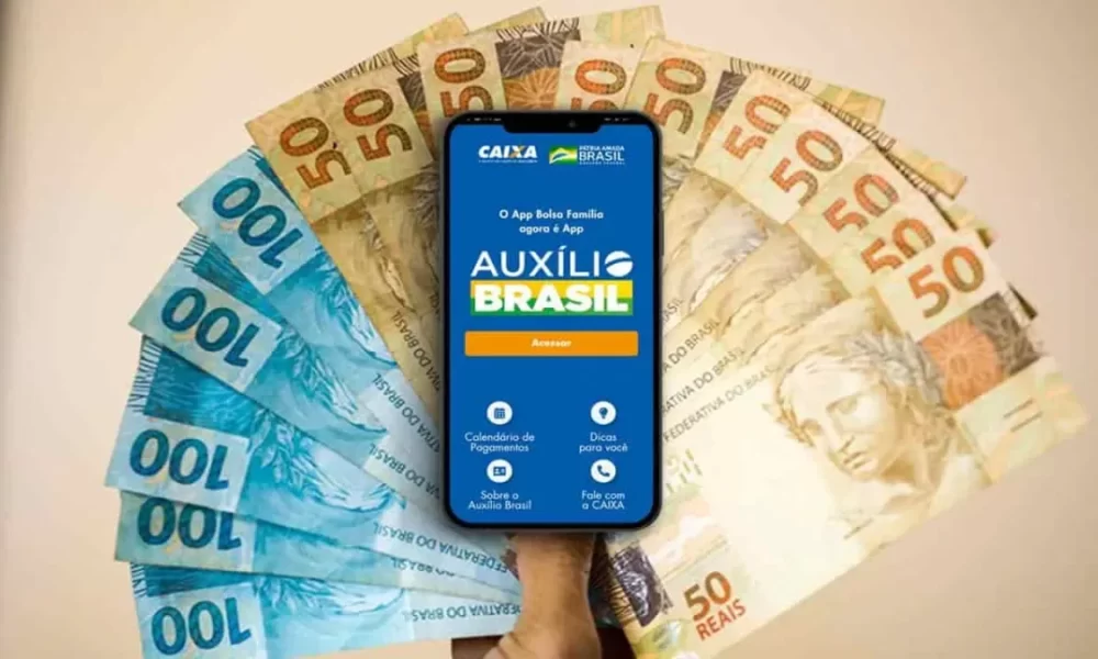 auxilio-brasil:-beneficiarios-podem-receber-pix-de-r$15-mil-reais;-entenda