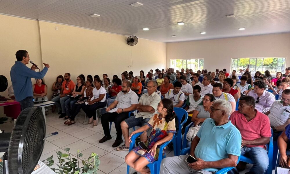 centro-educacional-da-fucam-em-buritizeiro-recebe-capacitacao-em-fruticultura-e-apicultura 