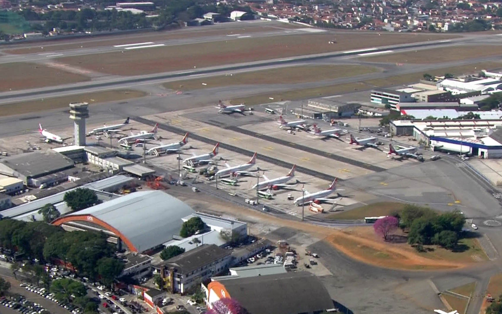 confins,-na-grande-bh,-tem-atrasos-devido-a-problema-em-aeroporto-de-sao-paulo