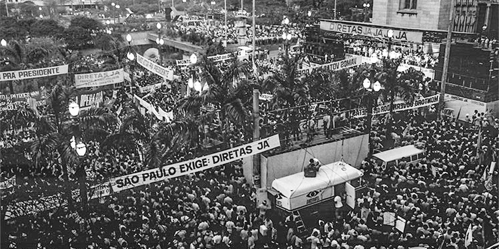 comicio-das-diretas-ja!-no-anhangabau-em-sao-paulo-completa-40-anos