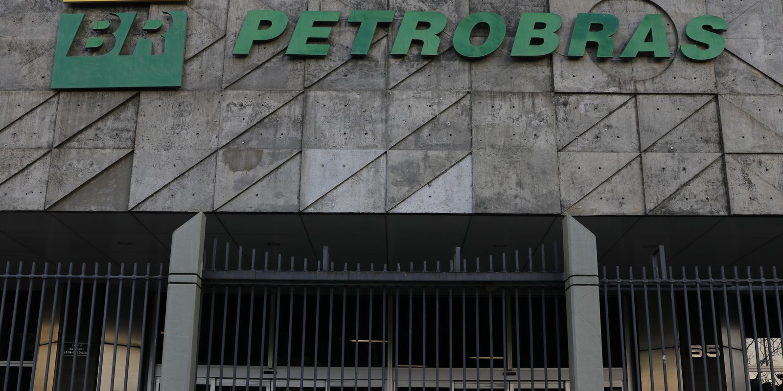 conselho-da-petrobras-propoe-pagar-50%-dos-dividendos-extraordinarios