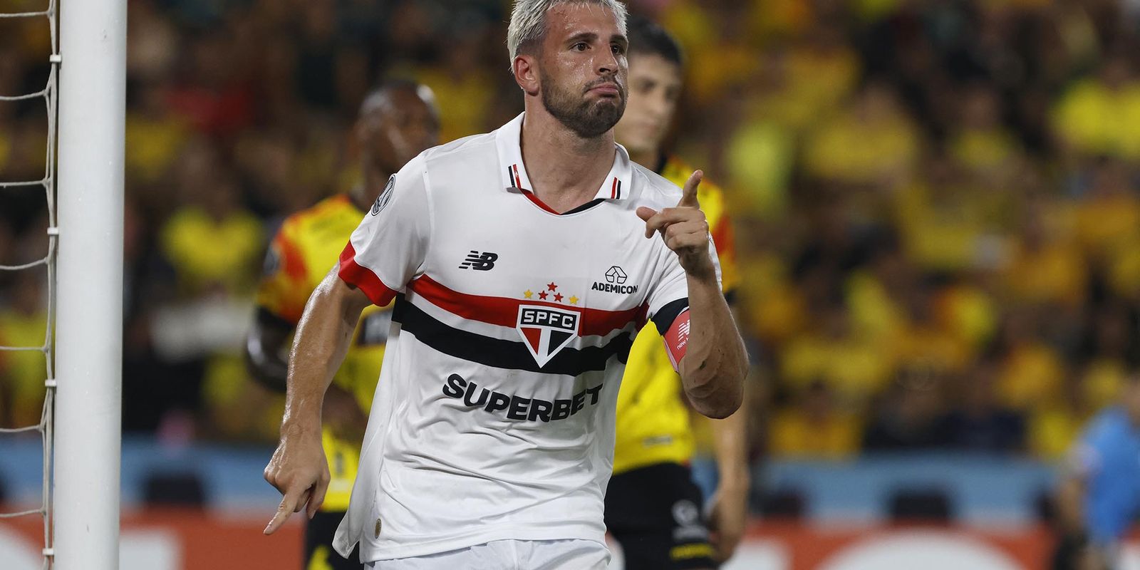 sao-paulo-derrota-barcelona-pela-libertadores-na-estreia-de-zubeldia