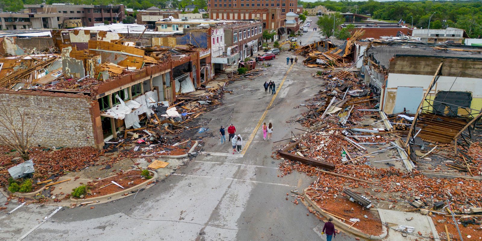 tornados-deixam-3-mortos-em-oklahoma;-dezenas-de-pessoas-ficam-feridas