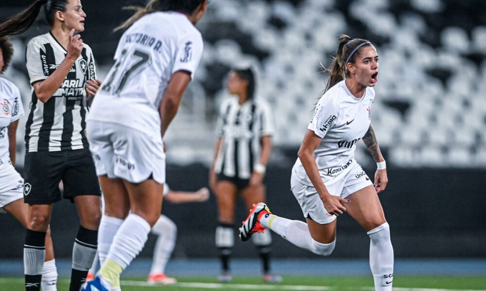 corinthians-bate-botafogo-e-mantem-lideranca-do-brasileiro-feminino