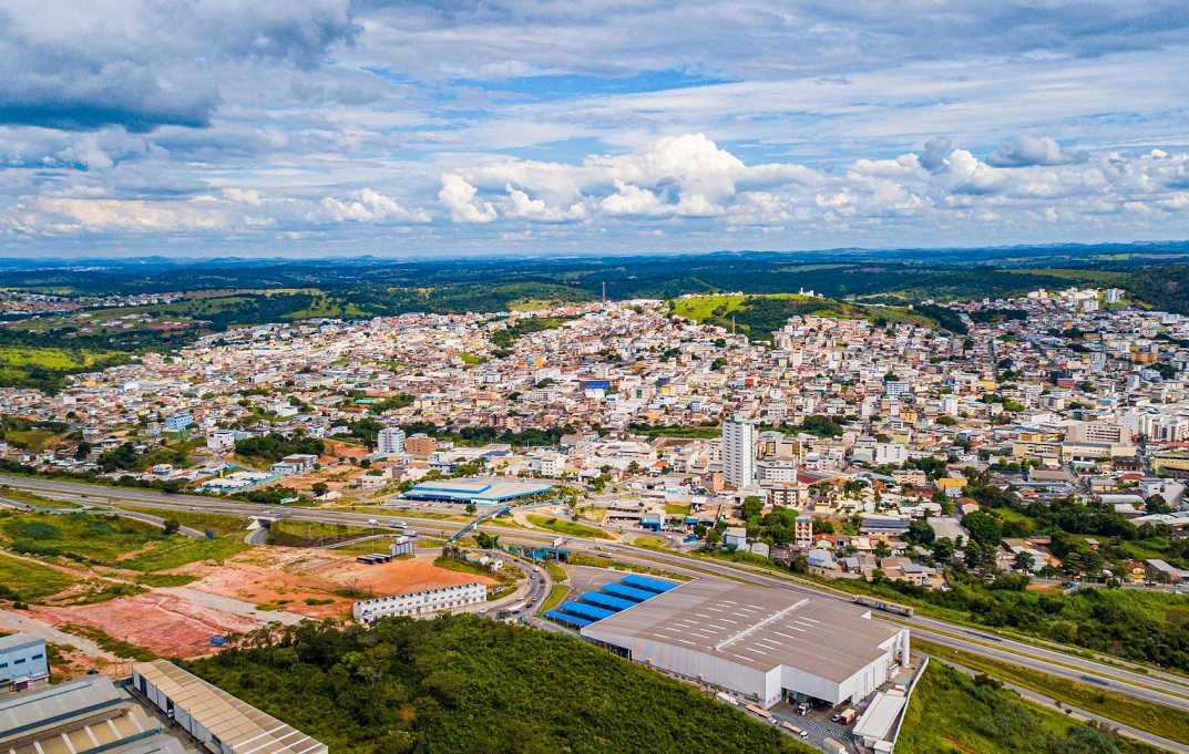 cidade vista de nova serrana panorama